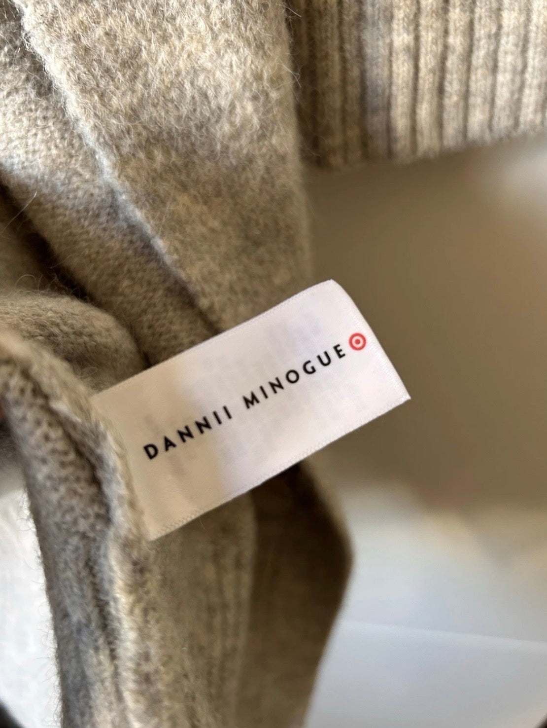 Dannii Minogue Wool Blend Grey Long Cardigan
Women's Size 10P