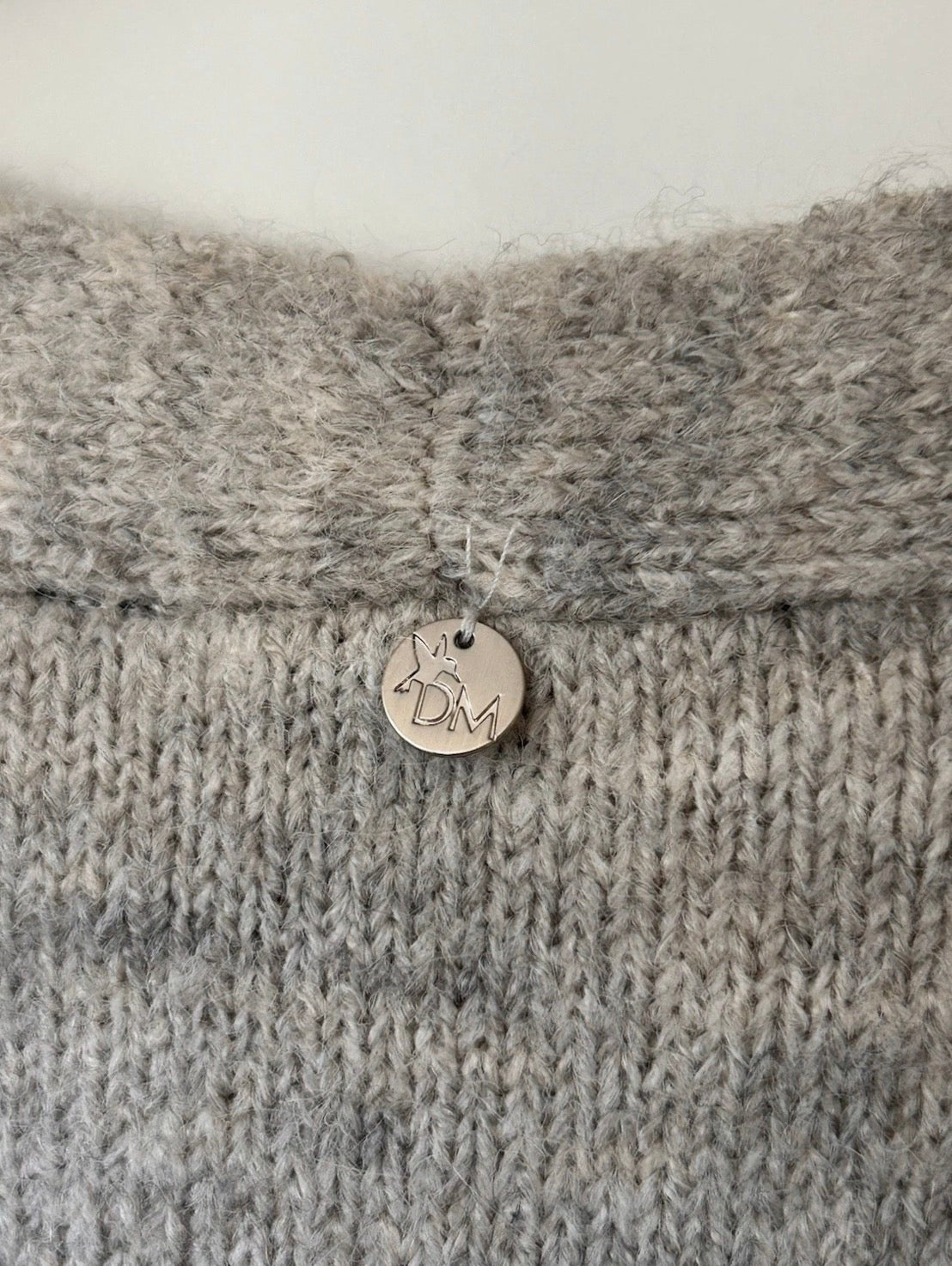 Dannii Minogue Wool Blend Grey Long Cardigan
Women's Size 10P